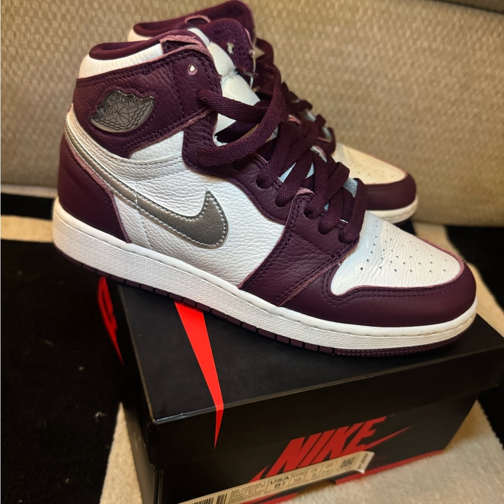Air Jordan 1s Bordeaux metallic silver white. Women’s size 7.